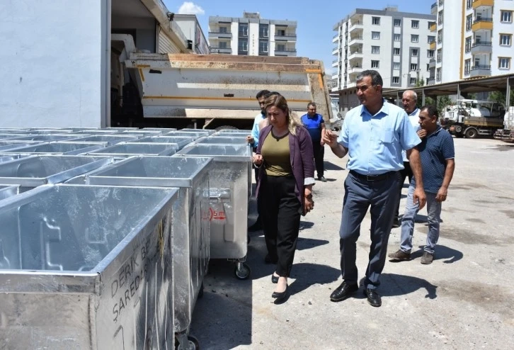 Derik Belediyesi 200 adet Çöp konteynerlerini  Kurdu