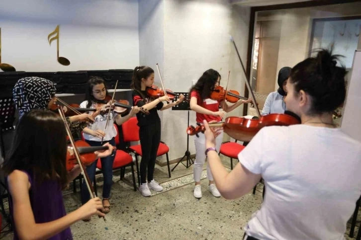 Gaziantep Büyükşehir’in bilim ve sanat atölyeleri yarıyıl tatili için hazır