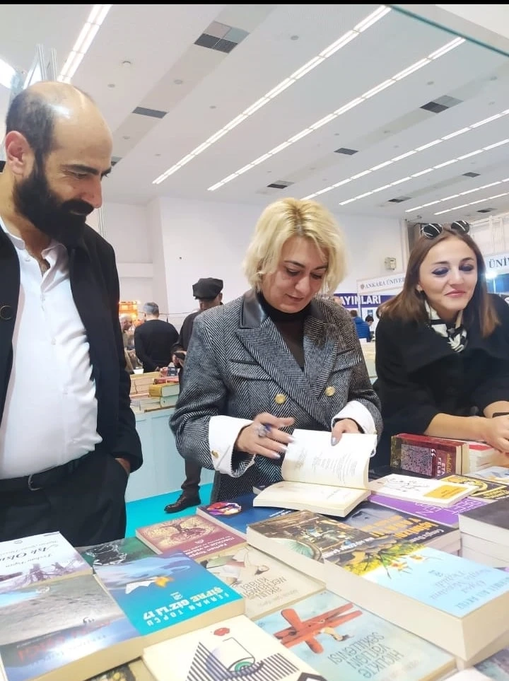 Gülüş Teke 19. Ankara Kitap Fuarında