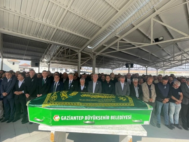 İyi Parti Gaziantep İl Başkanı Celal  Yıldırım toprağa verildi.