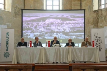 “1923’e Giden Yol 1920’den Geçiyor” konulu panelin kapanışı yapıldı