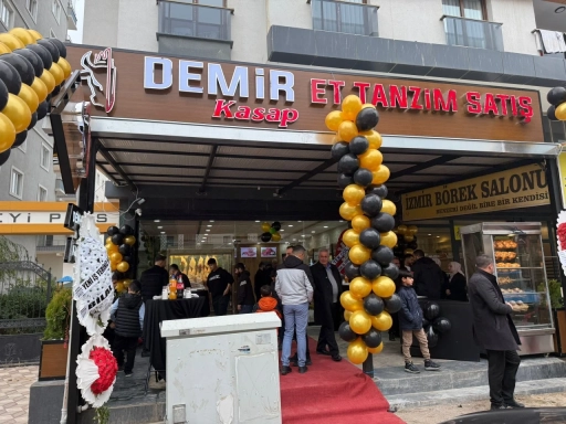 Demir Et  Müşterilerine kapılarını açtı