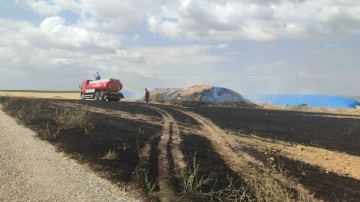 GAZİANTEP'TE ÇİFTÇİYİ YAKAN YANGIN! 200 DÖNÜM TARLA KÜLE DÖNDÜ