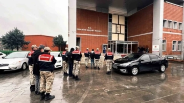 Gaziantep’te kaçak göçmen organizatörü operasyonu: 3 gözaltı