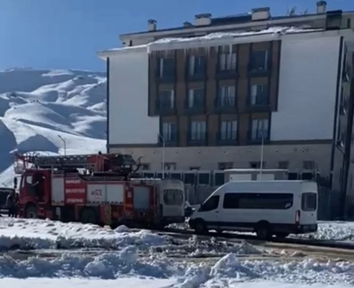 Hakkari'de 4 metrelik kuyuya düşen çocuk kurtarıldı