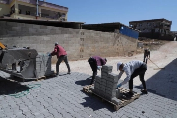 Kozluyaka Mahallesi'ne kilit parke taşı