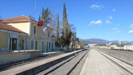 Türkiye'yi demiryolu ile Suriye'ye bağlayan İslahiye Sınır Kapısı'nın yeniden açılmas